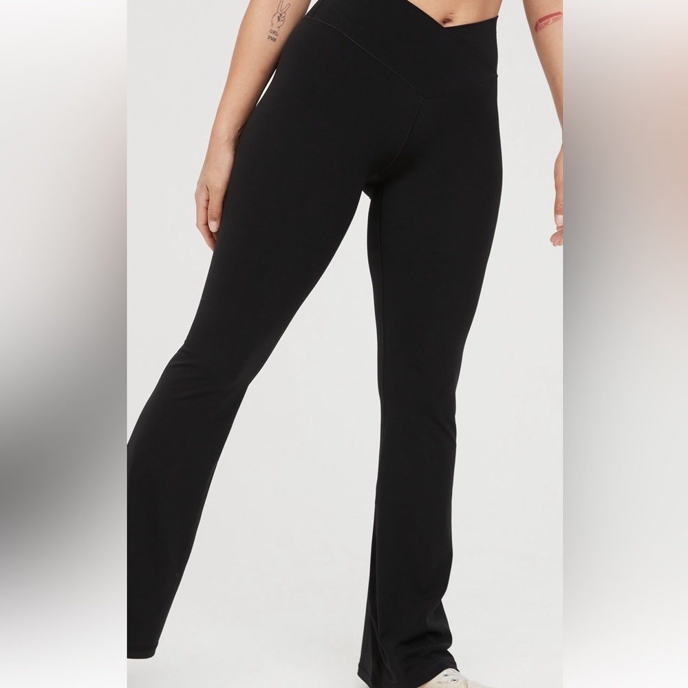 Aerie offline crossover flare leggings